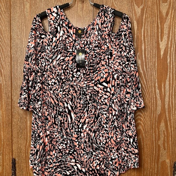 NWT JM Collection Plus 2X  Shoulder Cut Out Top Deep B Combo Print Tee  Blouse - Picture 1 of 7